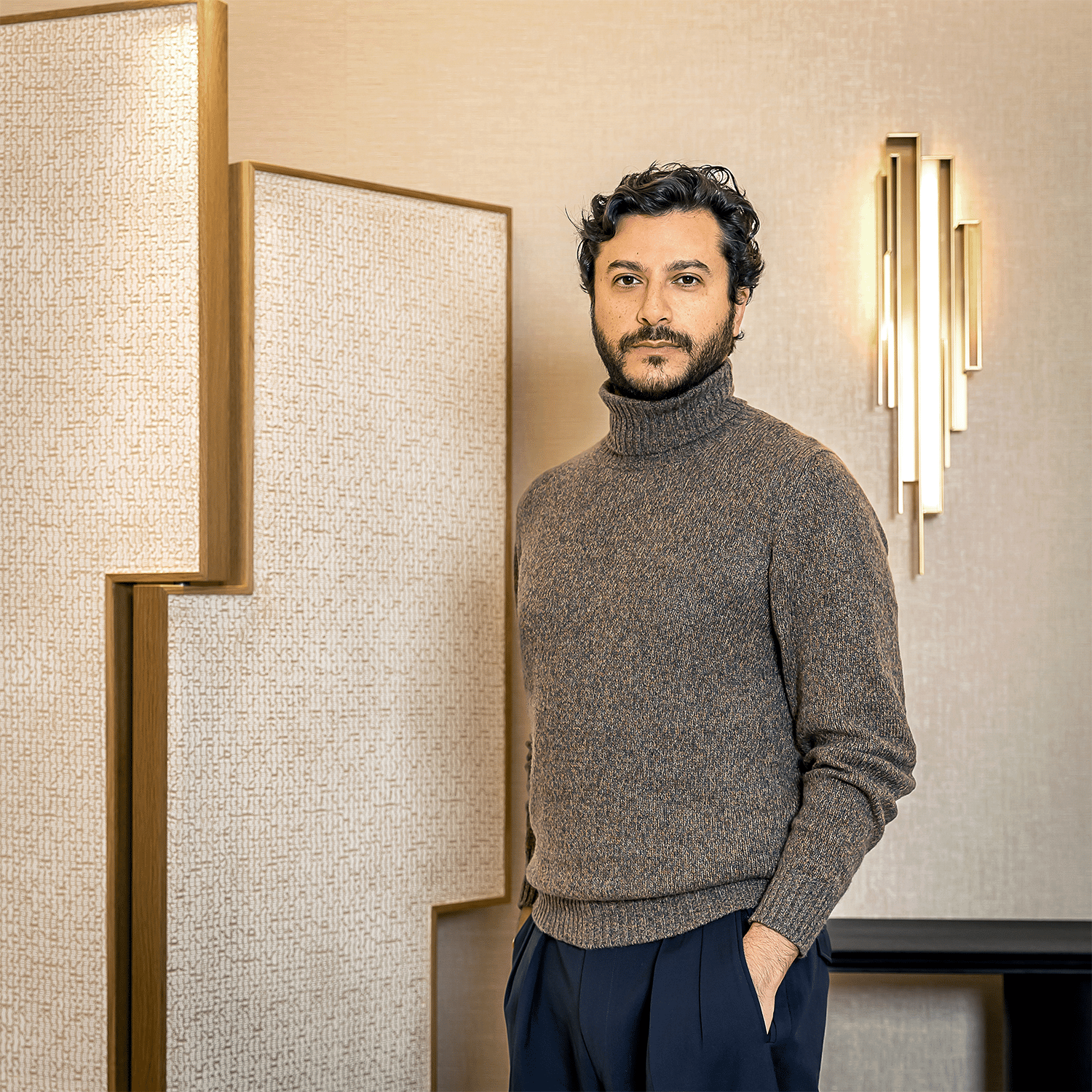 MARKETING & COMMUNICATIONS